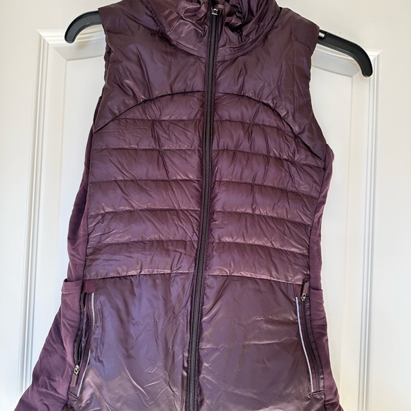 Lululemon light weight purple vest size 4 - Picture 3 of 3